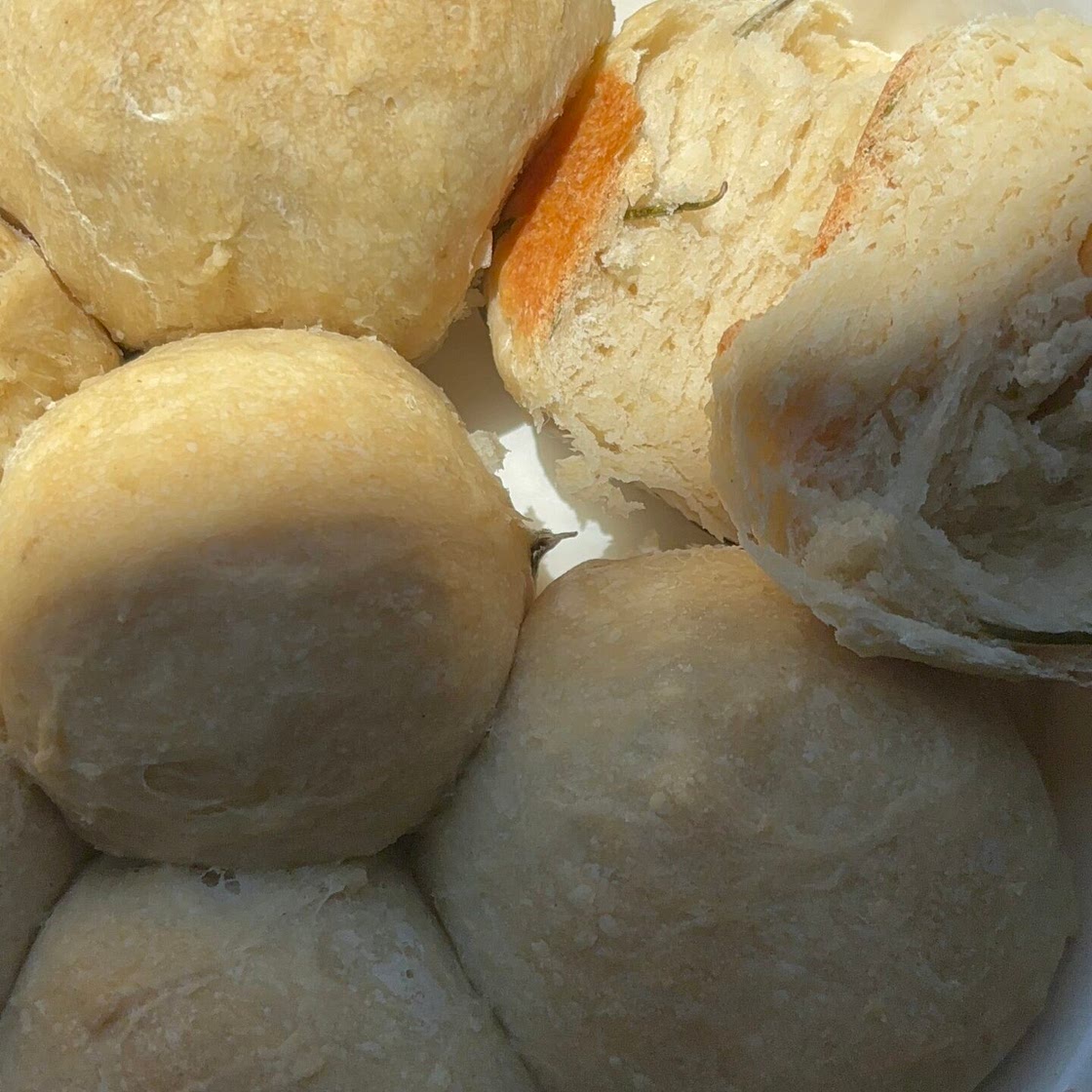 Vegan rosemary dinner rolls