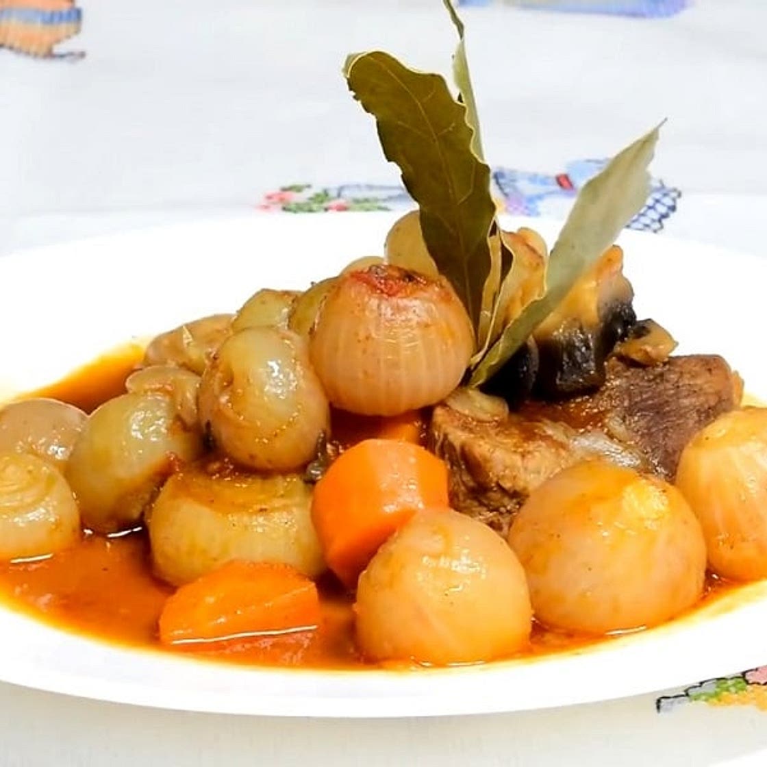 Στιφάδο με Μοσχαρίσιο Κρέας