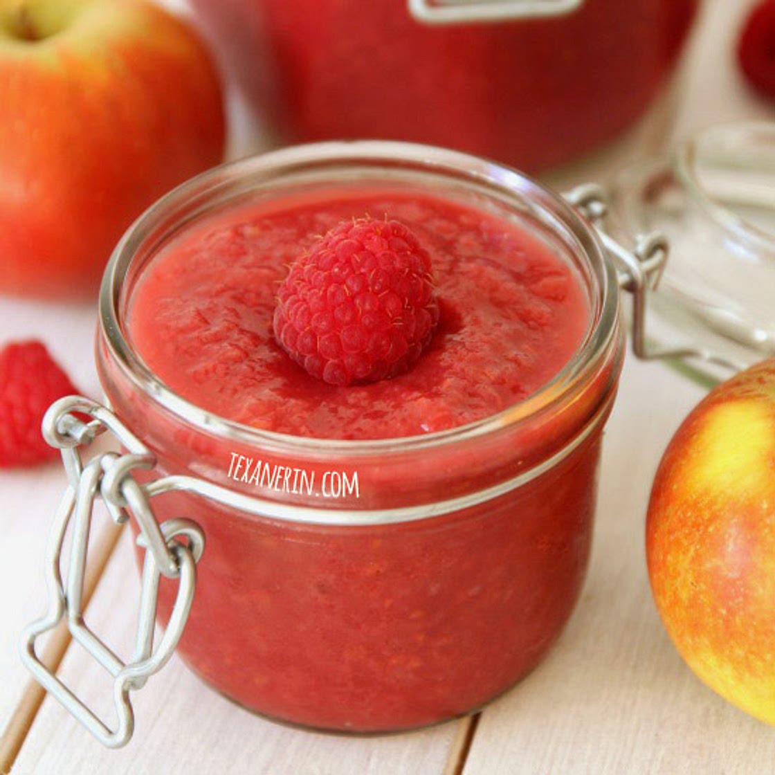 Homemade Raspberry Apple Sauce (sugar-free, paleo, vegan)