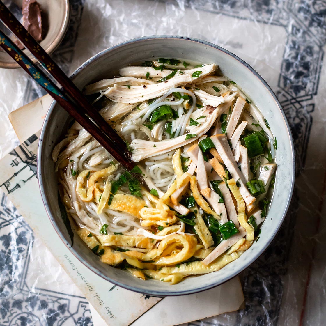 Bun Thang (Vietnamese Chicken Noodle Soup)