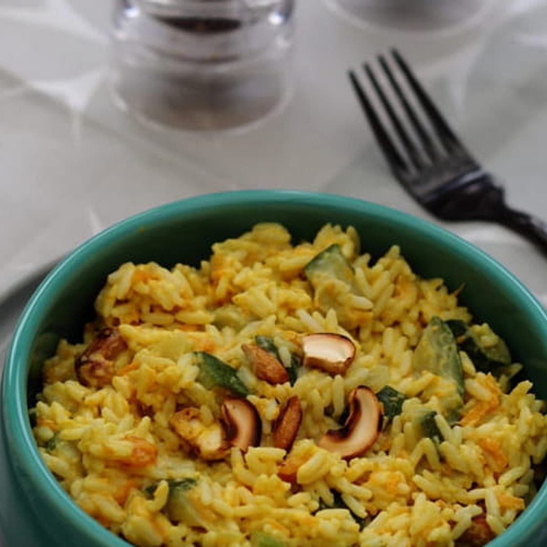 Riz au curry de légumes et noix de cajou
