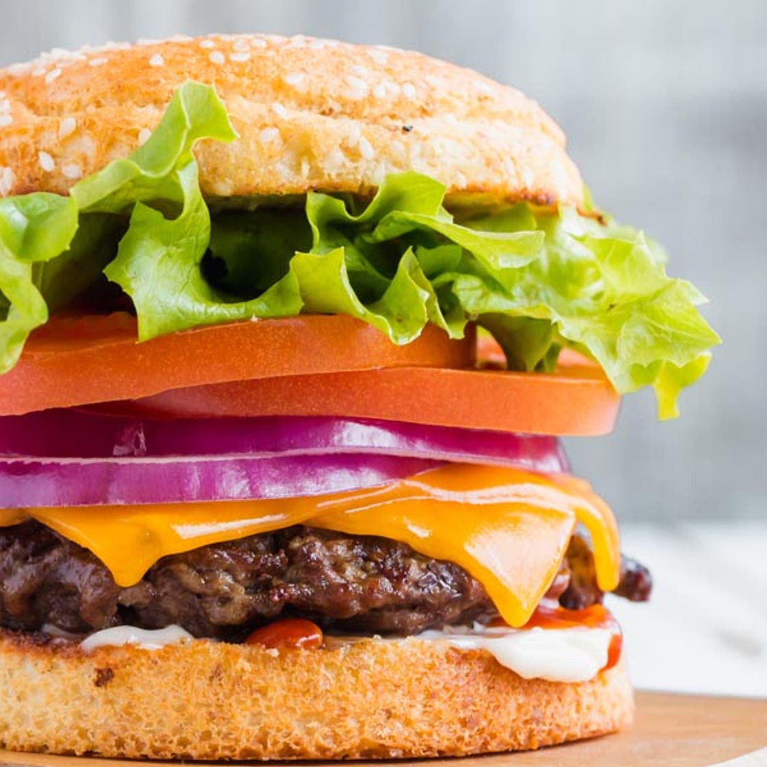 Juicy Low Carb Smash Burgers