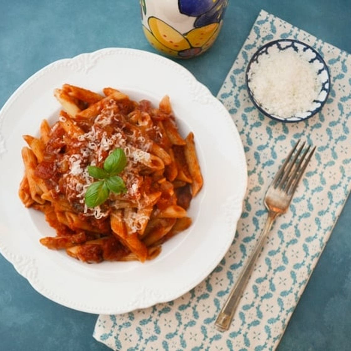 Best Tomato & Basil Pasta Sauce