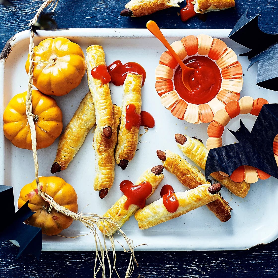 Halloween sausage roll zombie fingers