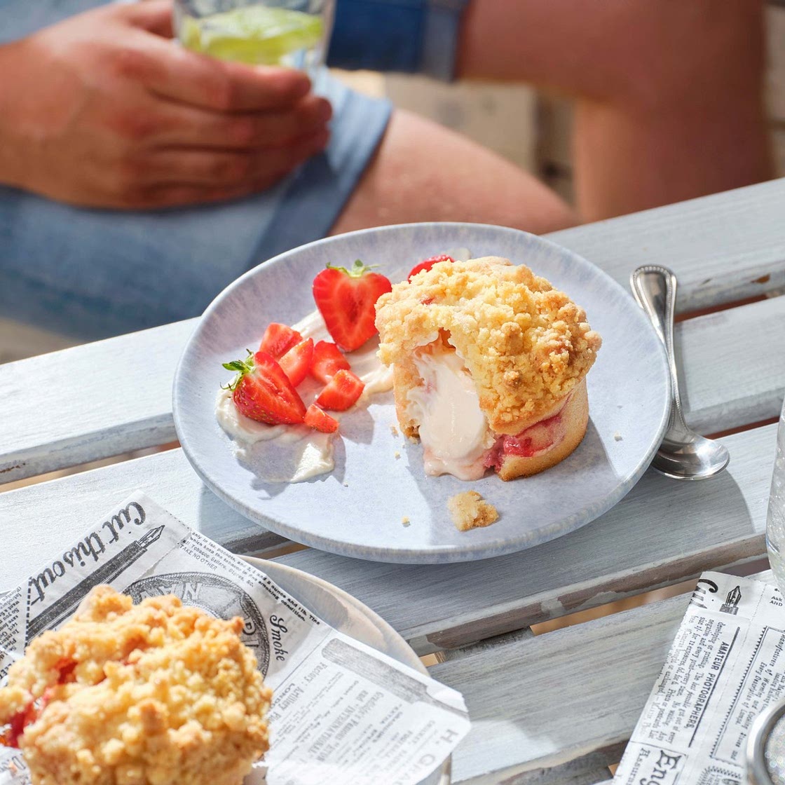 Vegane Cheesecake Muffins mit Erdbeeren