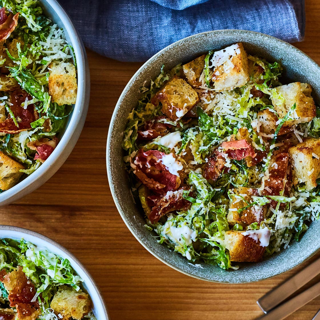 Salade César aux choux de Bruxelles