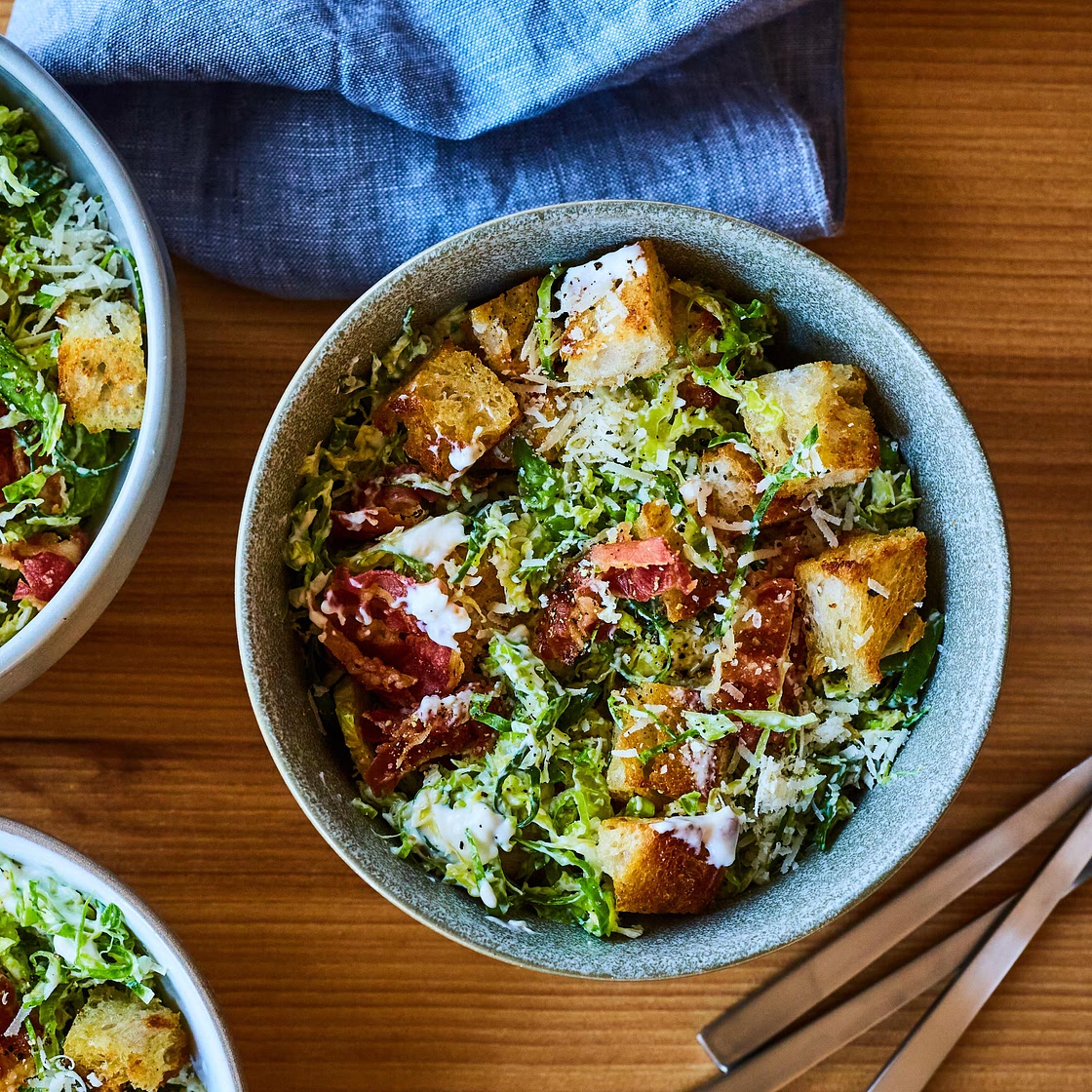 Salade César aux choux de Bruxelles