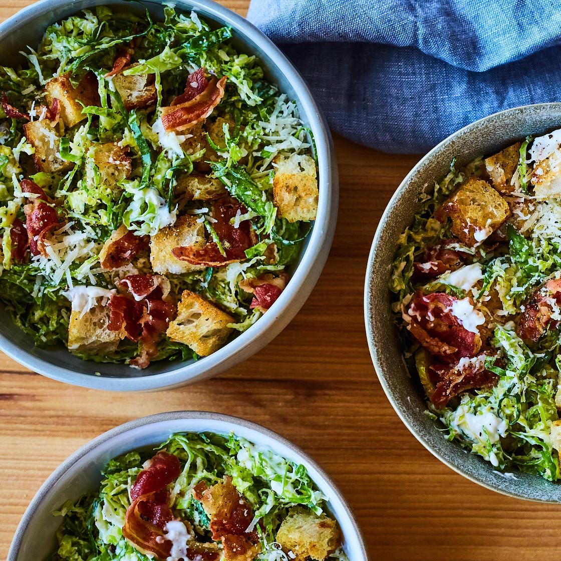 Salade César aux choux de Bruxelles