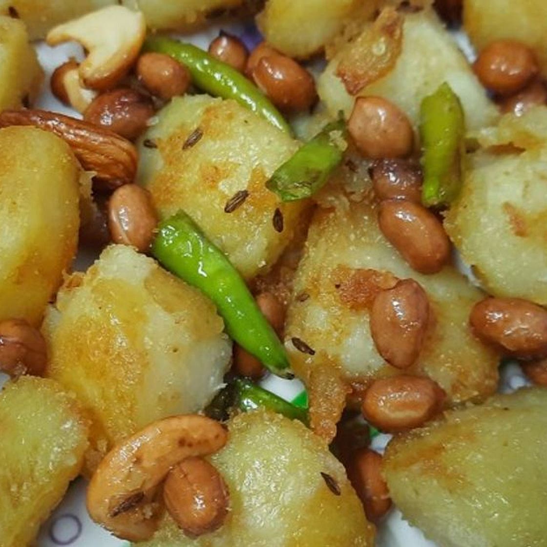 व्रत वाले जीरा आलू (Vrat wale jeera aloo recipe in hindi)