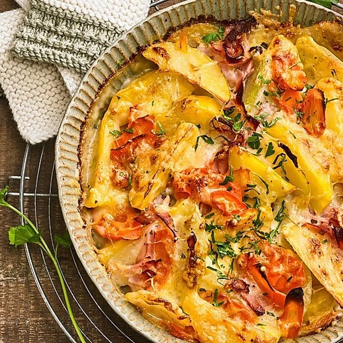 Kartoffel-Kohlrabi-Auflauf mit gekochtem Schinken