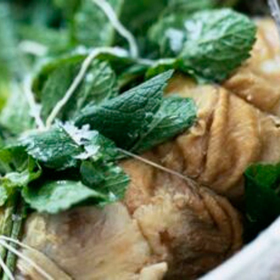 Epaule d'agneau aux vapeurs de menthe