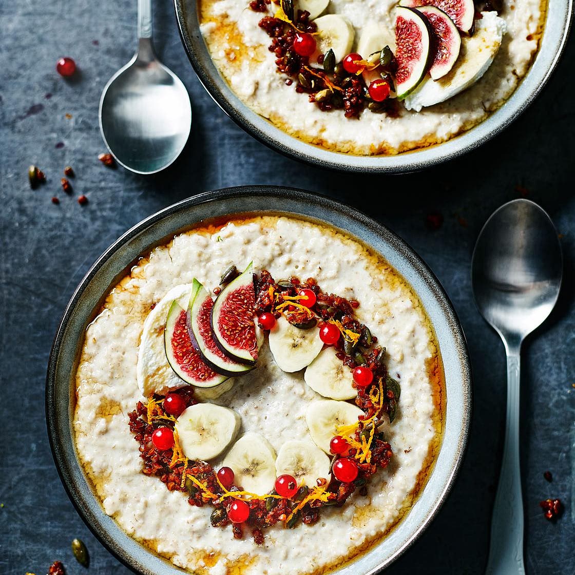 Vanilla porridge with toasted buckwheat and ricotta