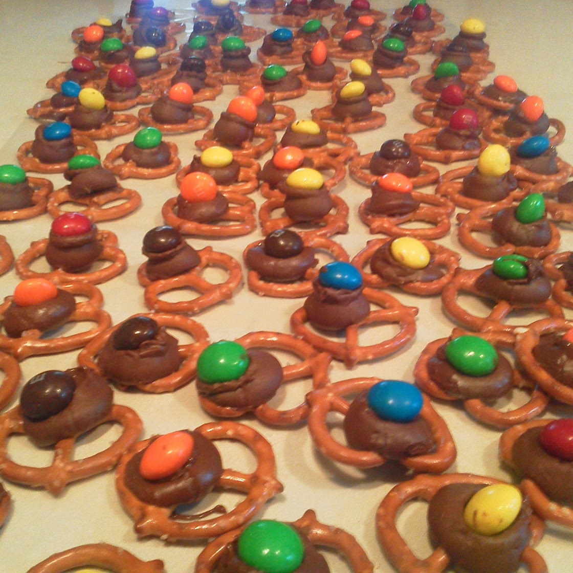 Chocolate Pretzel Bites