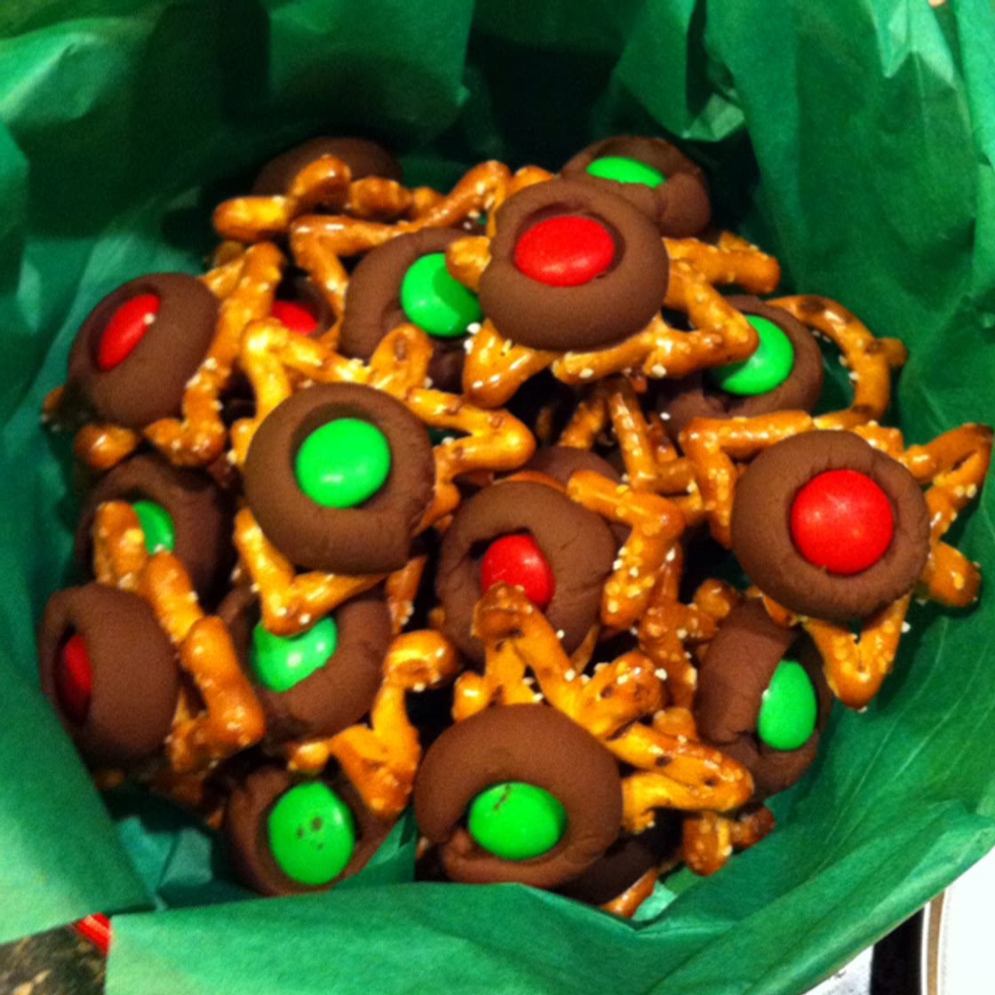 Chocolate Pretzel Bites