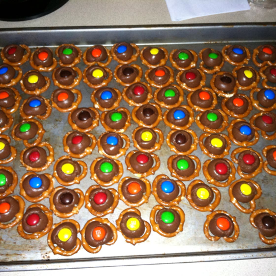 Chocolate Pretzel Bites