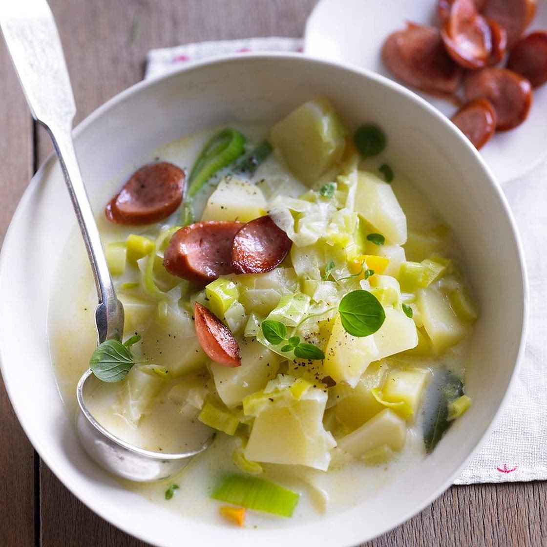 Kartoffel-Eintopf mit Würstchen