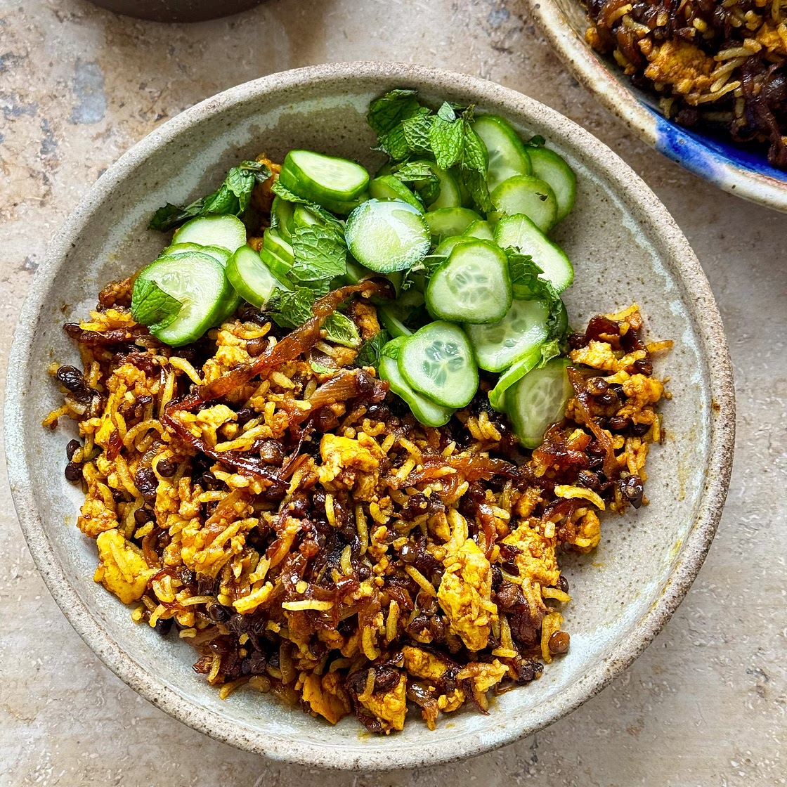 Kejadara with cucumber and mint salad