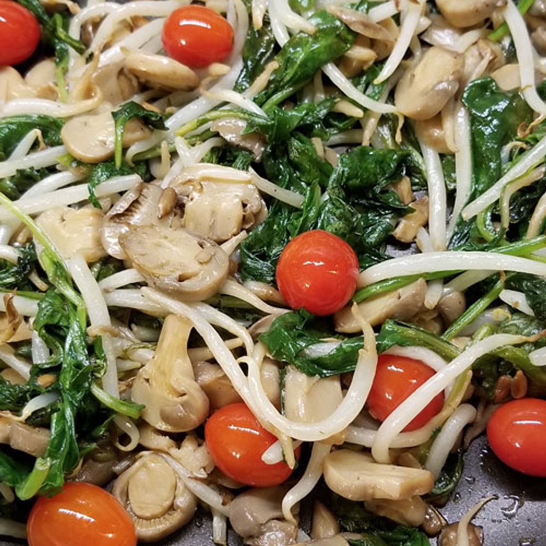 Sauteed Spinach and Mushrooms Asian-Style