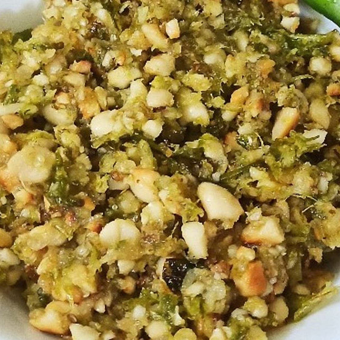 मिर्च का ठेचा (Mirch ka thecha recipe in hindi)