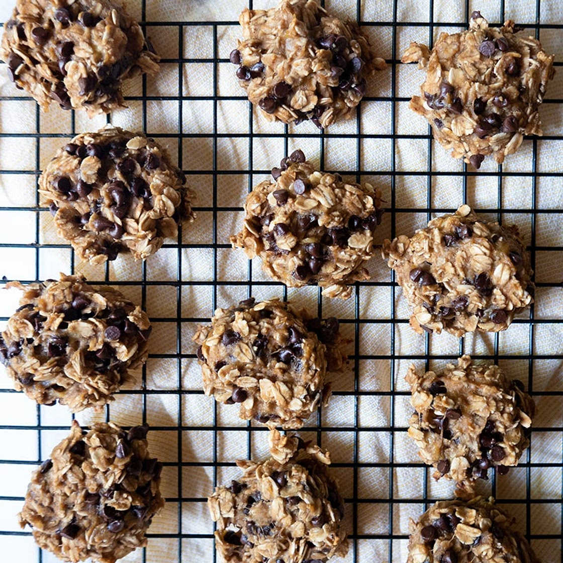 Peanut butter, banana, and chocolate chip oat cookies