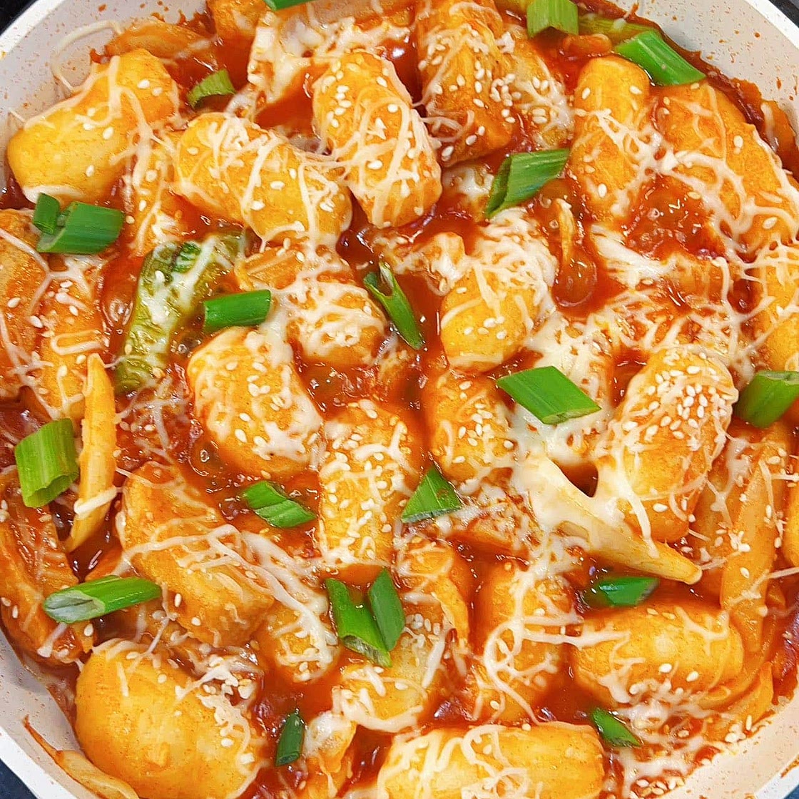 Cheese Tteokbokki (made with homemade rice cakes)