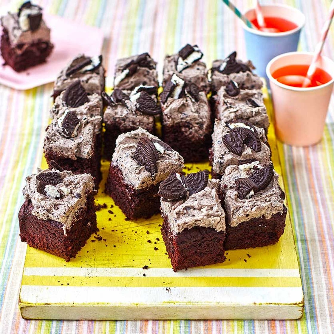 Vegan cookies & cream cake