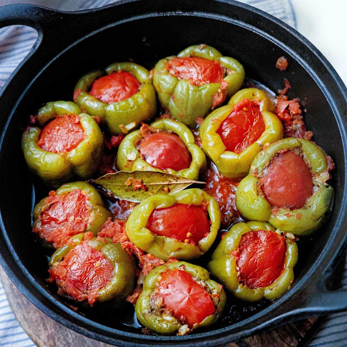 Romanian Stuffed Peppers (Ardei Umpluți)