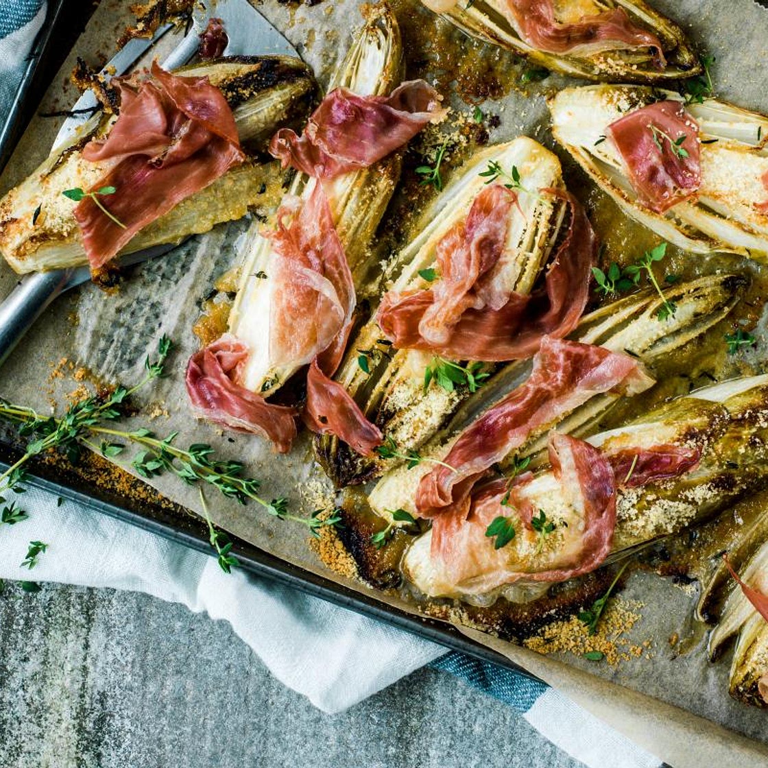 Karamellisierter Chicorée mit Rohschinken