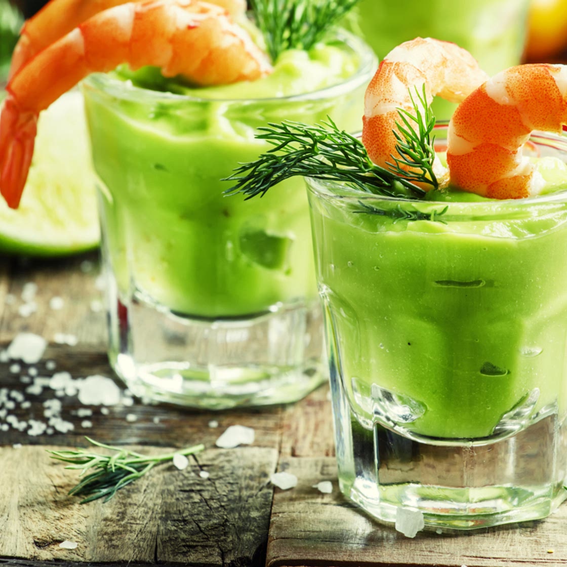 Verrines d'avocat, crevettes et pamplemousse