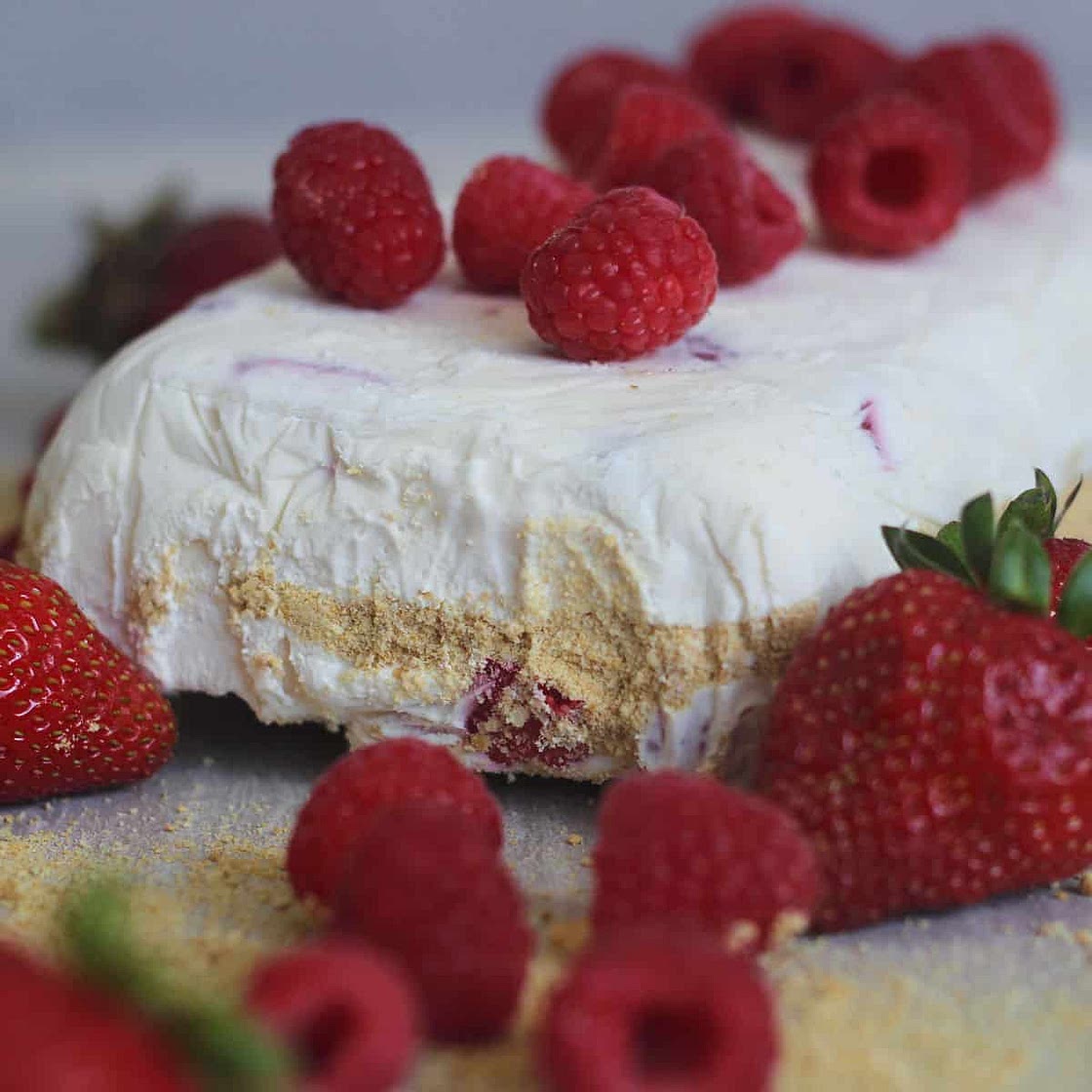Frozen Strawberry & Raspberry Cheesecake Mousse