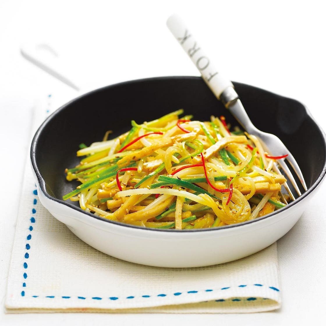 콩나물삼색볶음 만드는 법