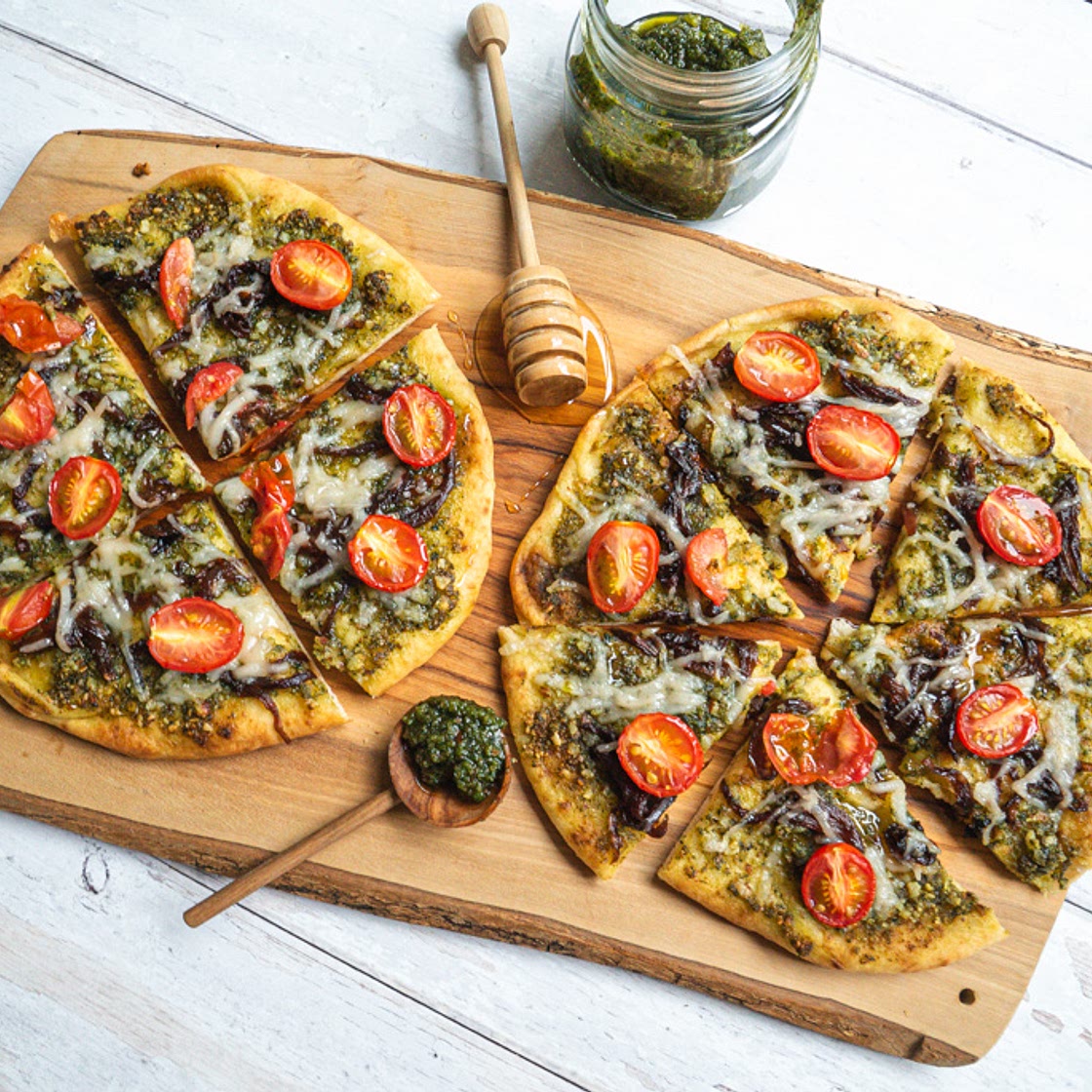 Naan Pesto Pizza