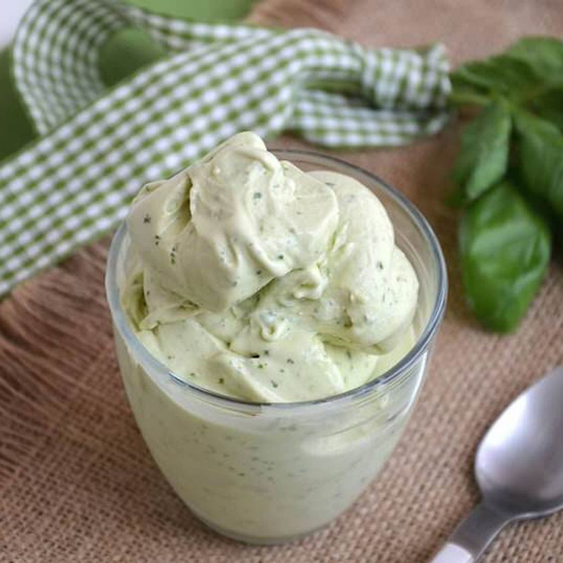 Gelato al basilico