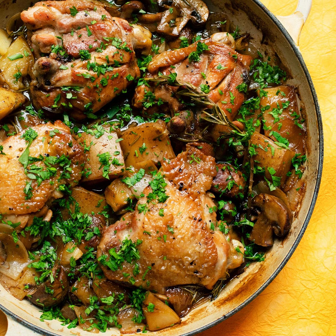 Chicken thighs with mushrooms and cider