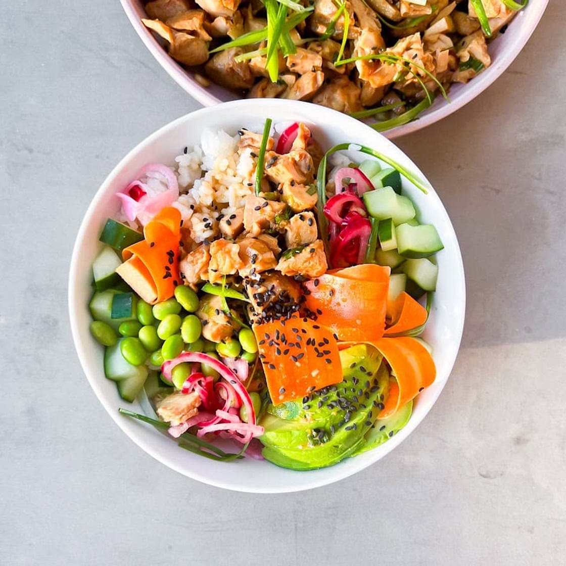 15 Minute Chicken Poke Bowls at Home