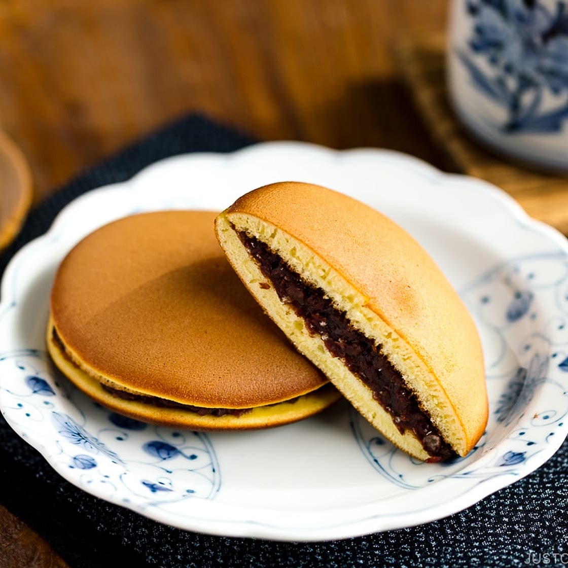 Dorayaki (Japanese Red Bean Pancake)
