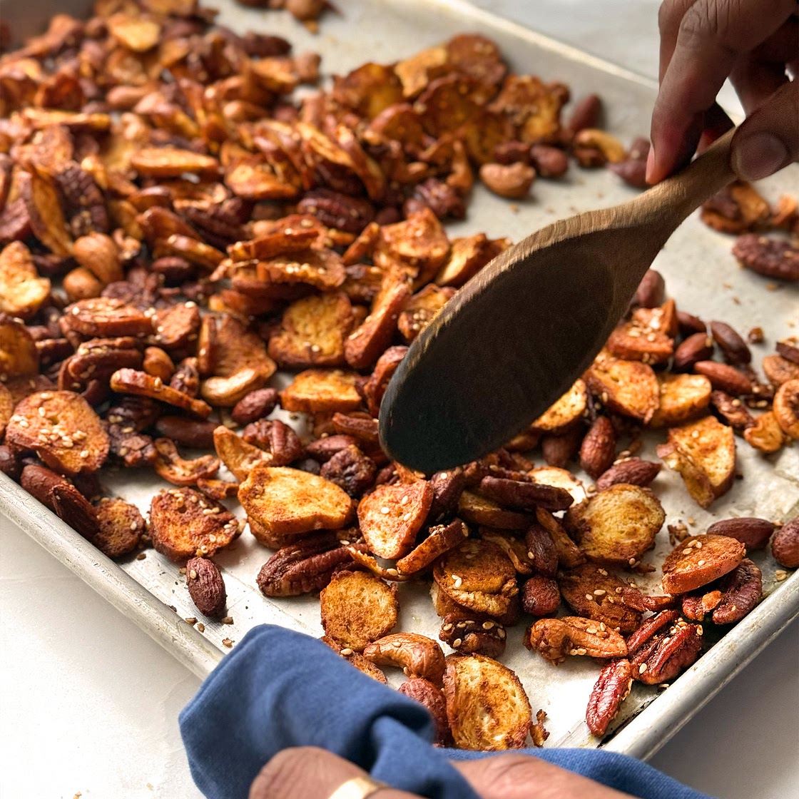 Maggi-maple pretzel and nut beer snacks