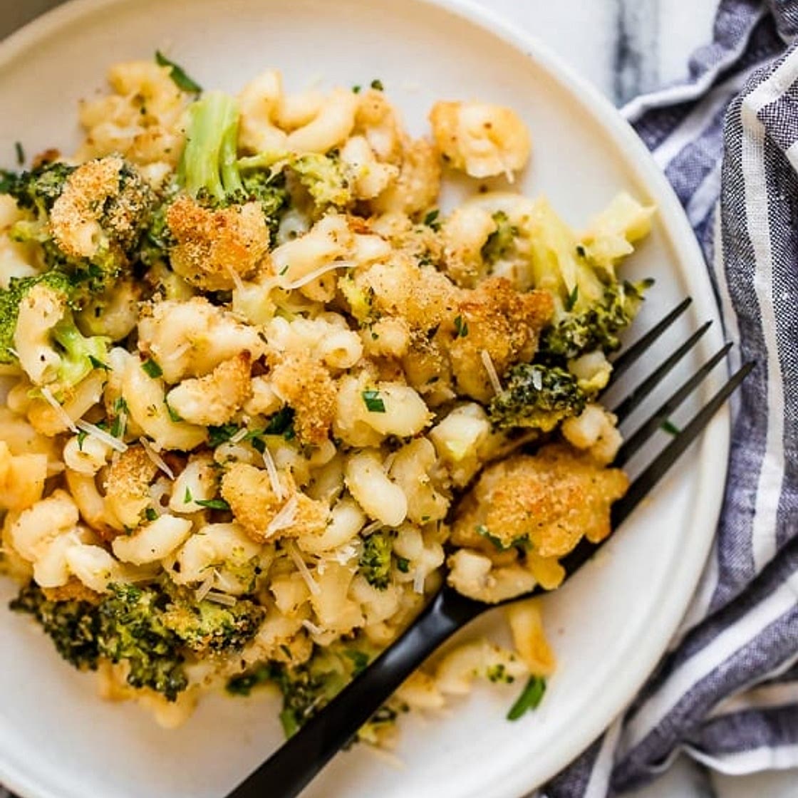 Skinny Baked Broccoli Macaroni and Cheese