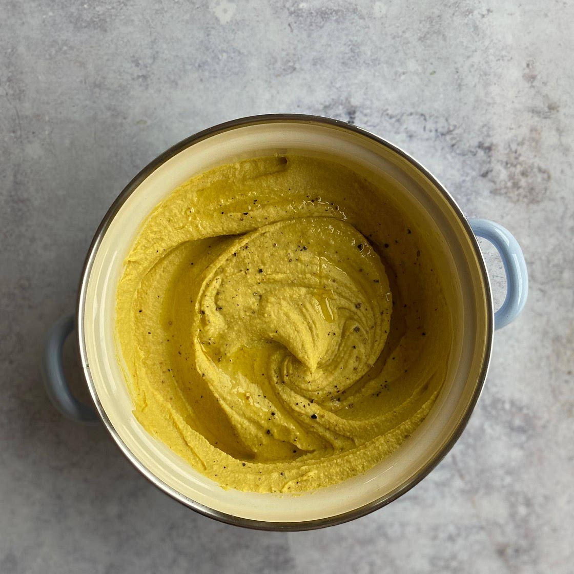 Kurkuma-Hummus