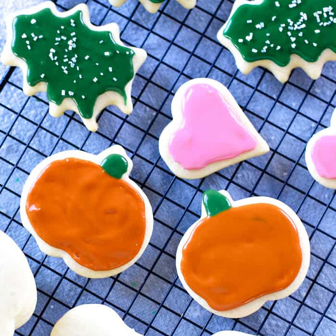 Easy Sugar Cookie Icing (2 Ingredients)
