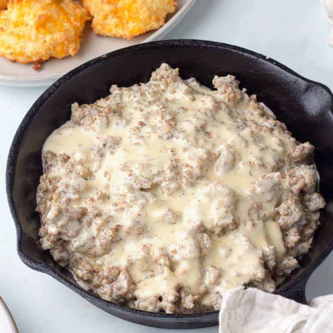 Keto sausage gravy