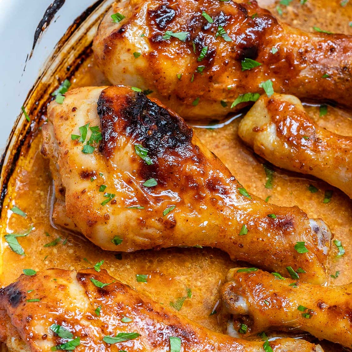 These Honey Mustard Baked Chicken Drumsticks are AMAZING!