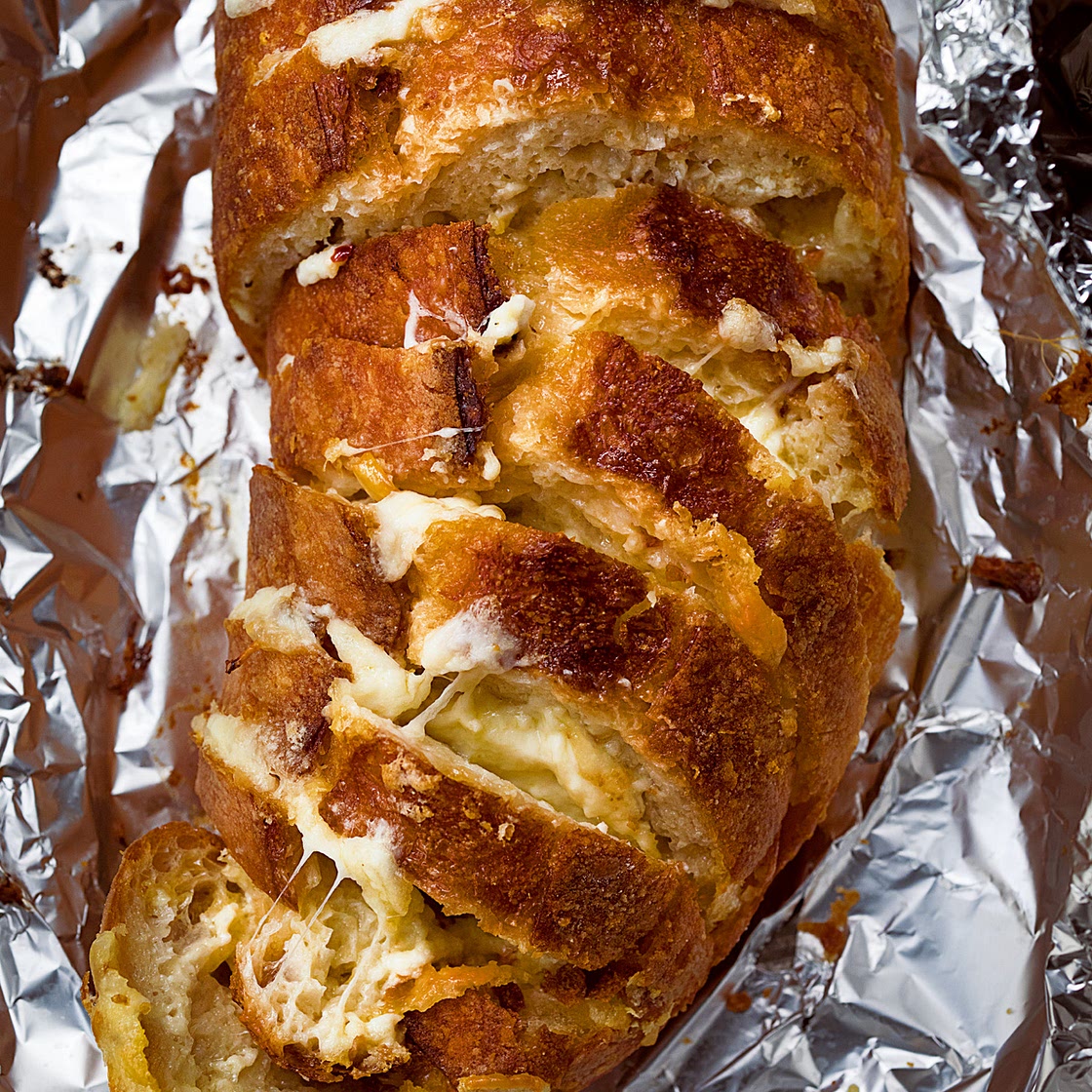 Chilli Cheese Garlic Bread