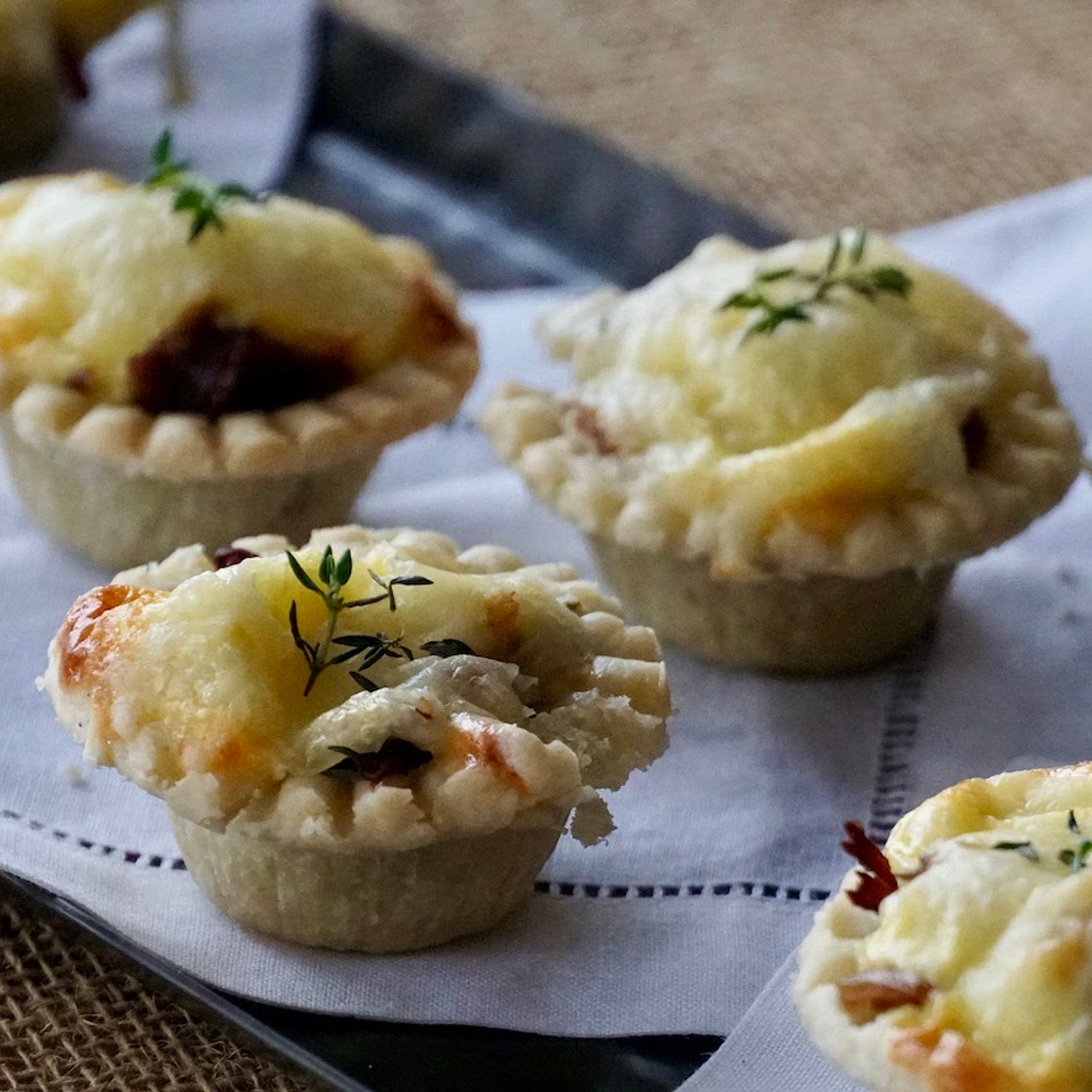Mini Tarts with Roast Beef and Gruyère
