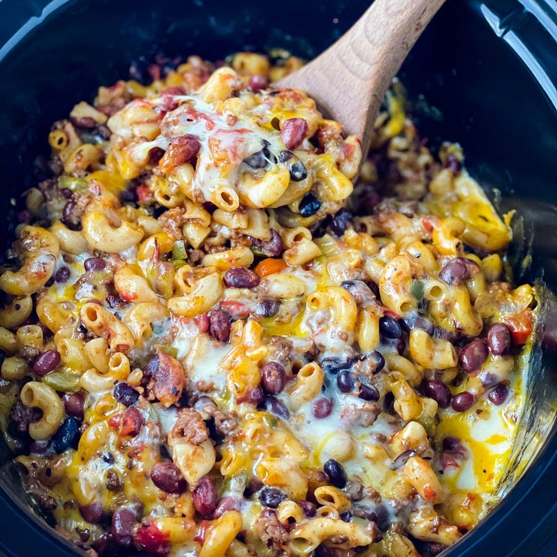 Slow Cooker Crockpot Chili Mac and Cheese