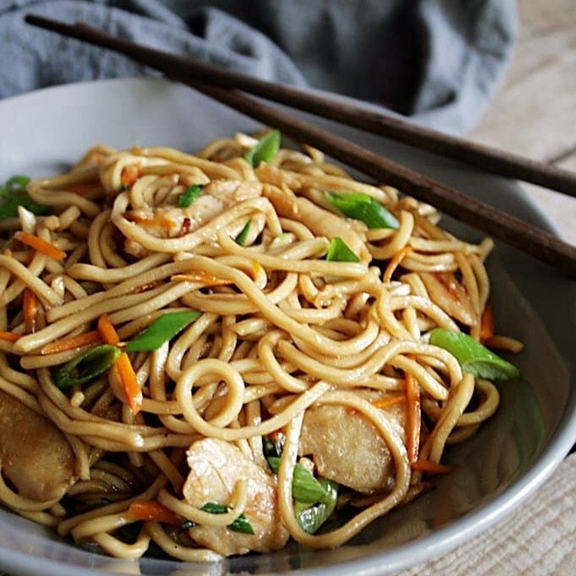 Gebratene, chinesische Nudeln