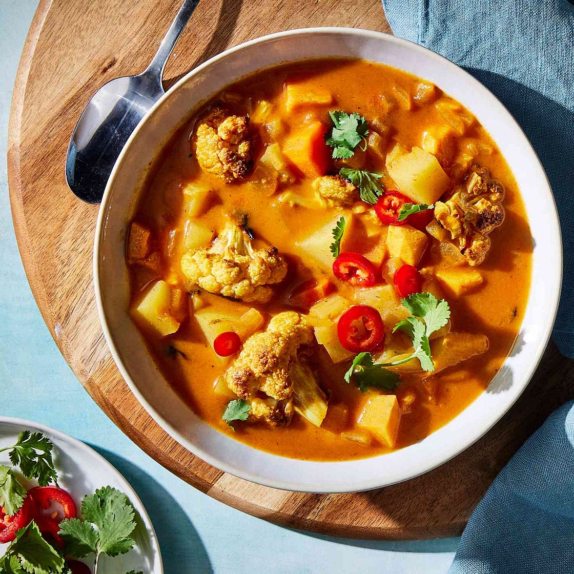 Roasted Cauliflower & Potato Curry Soup