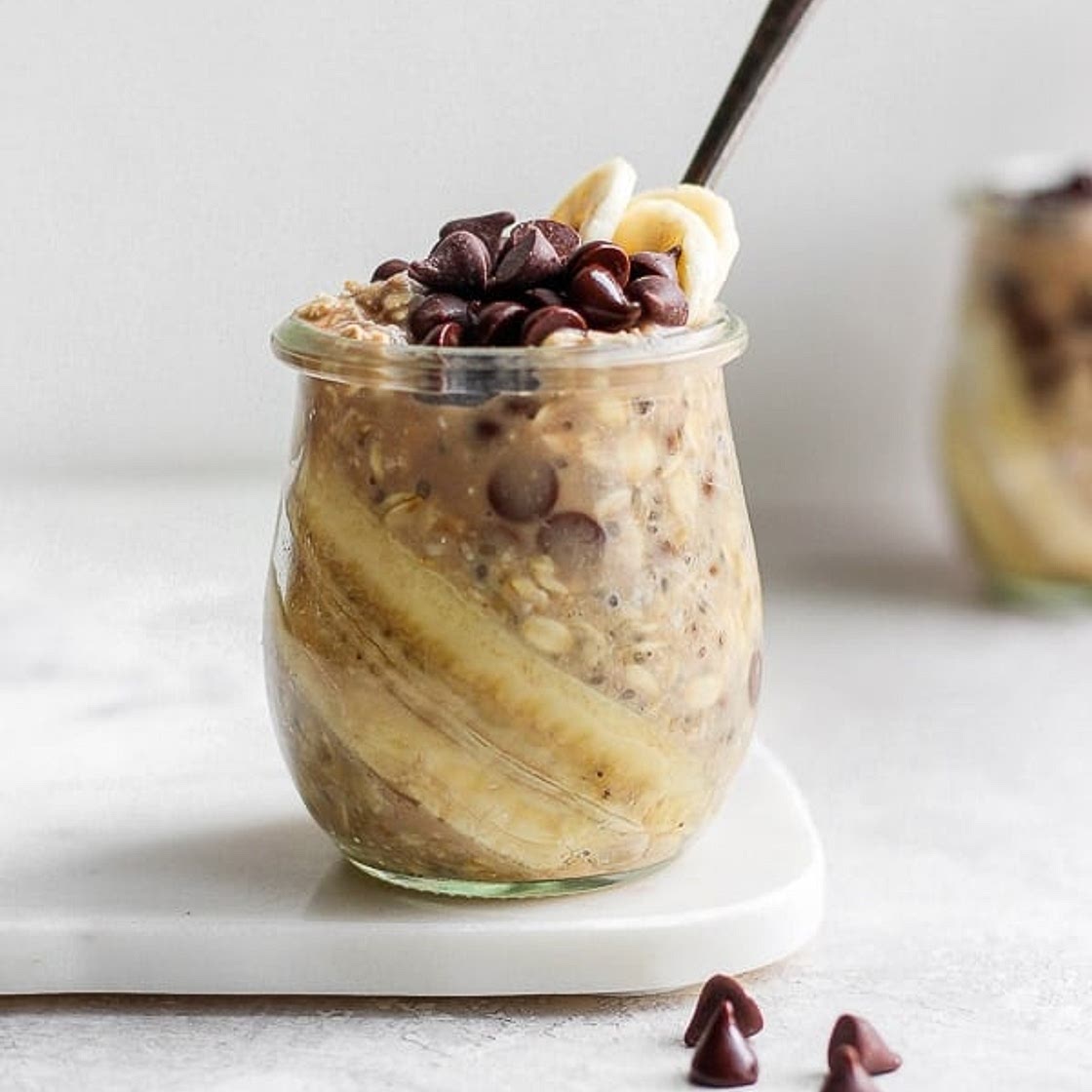 Chocolate Chip Banana Overnight Oats (Dairy-Free)