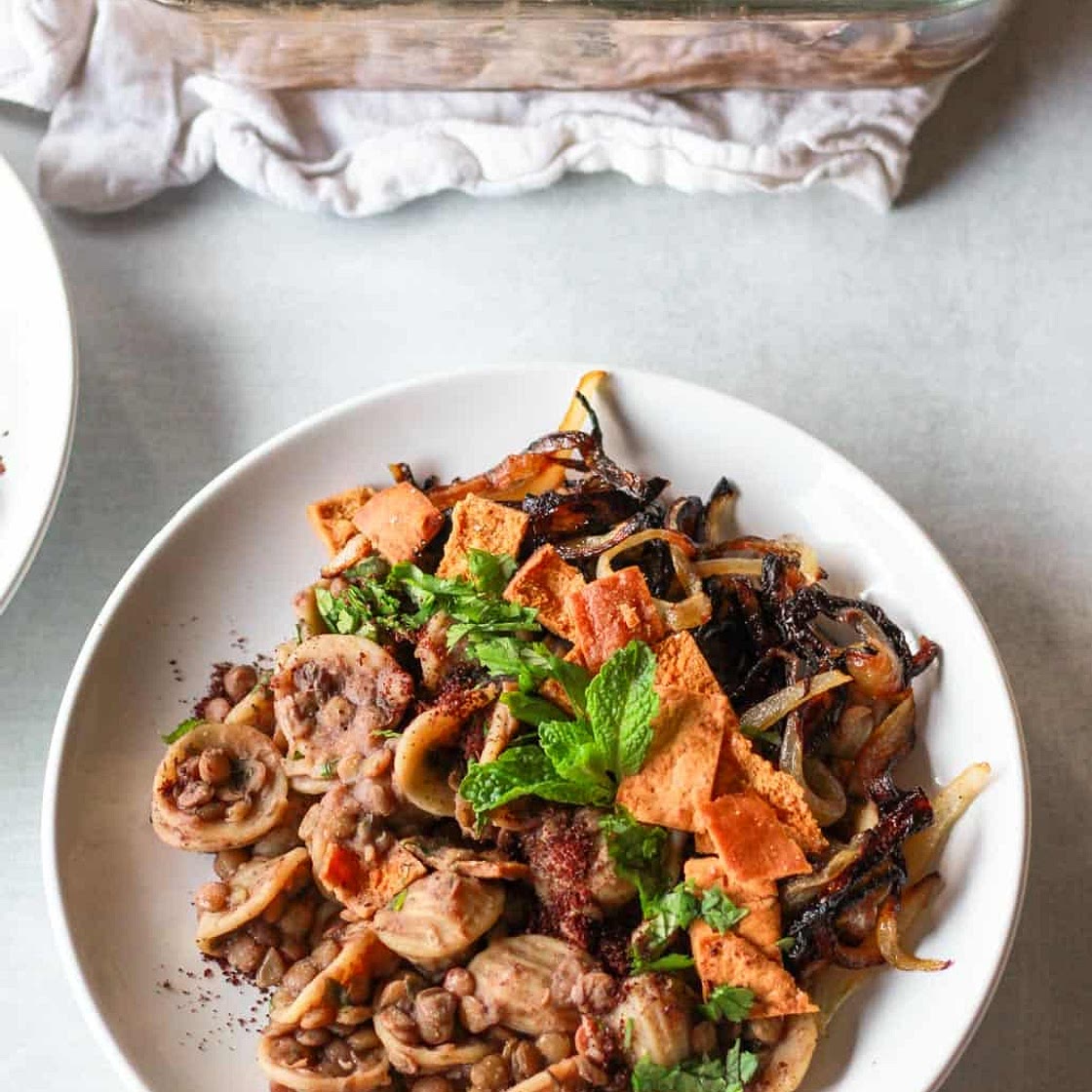 Pasta with Lentils, Syrian style (Horaa Esbao) | حراق اصبعه ("Finger Burner")