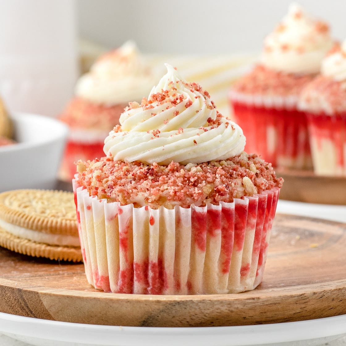 Strawberry Crunch Cupcakes